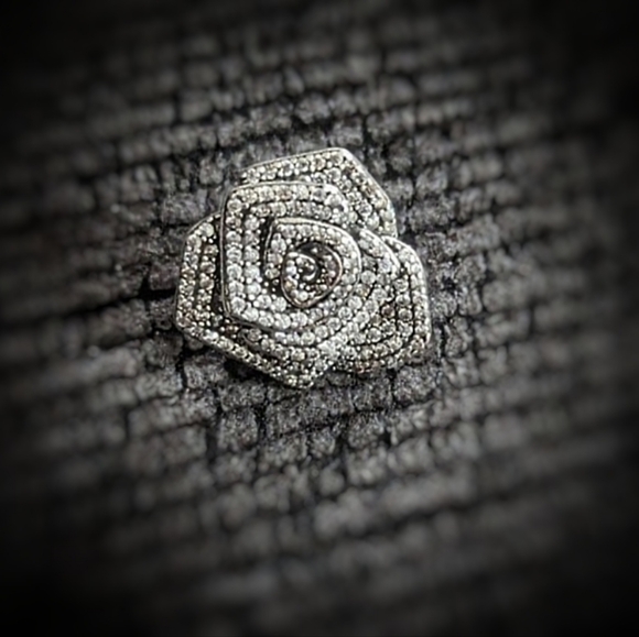 Pandora Rose In Bloom Oversized Charm -New w/Pandora Pouch - Picture 2 of 8